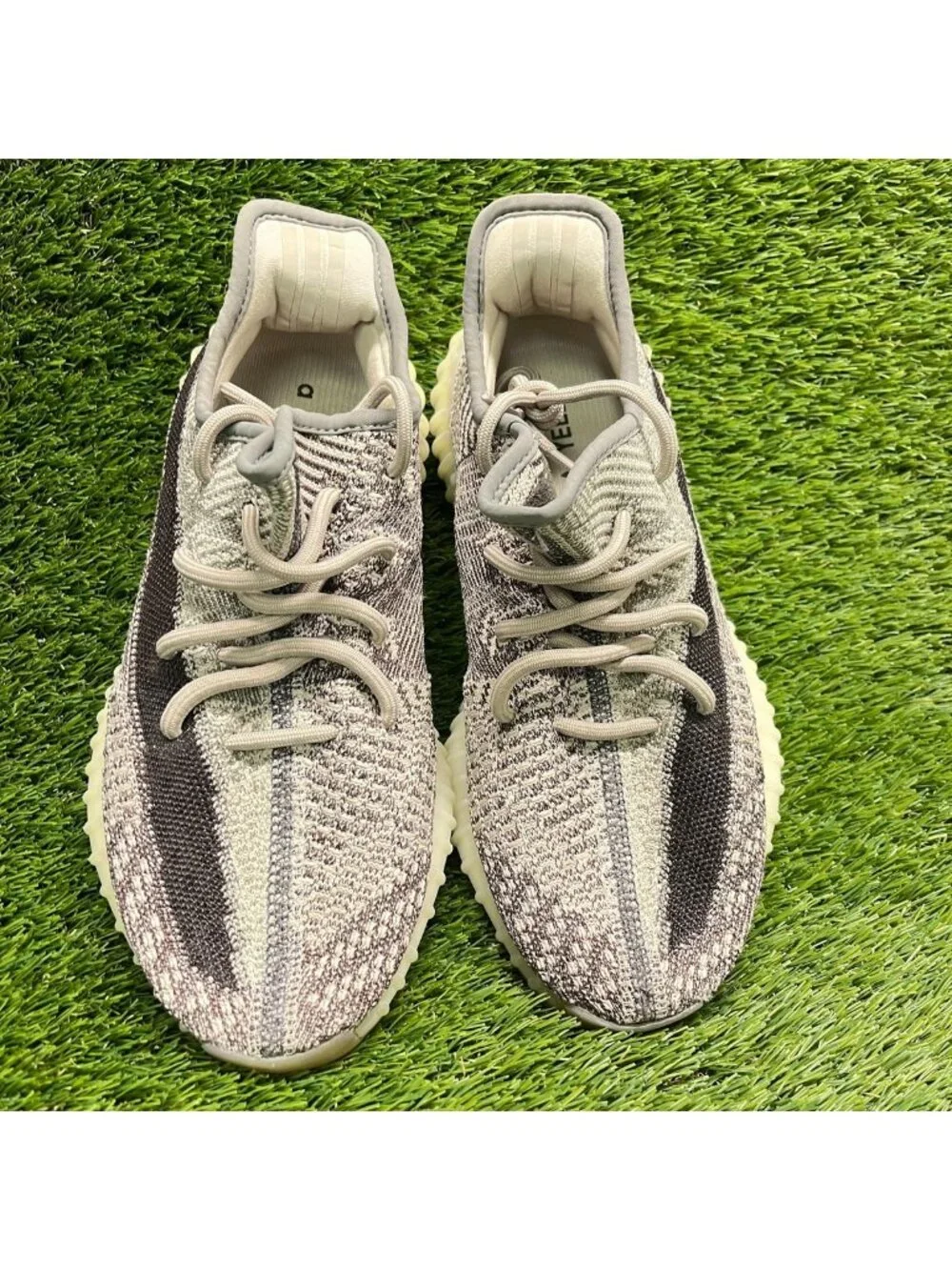 Adidas Yeezy Boost 350 V2 Mens Size 7.5 Gray Athletic Running Shoes Sneakers